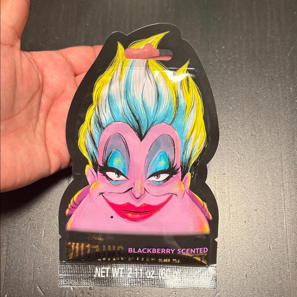 Disney Villains Blackberry Bath Bomb with Color Twist set - Picture 4 of 4